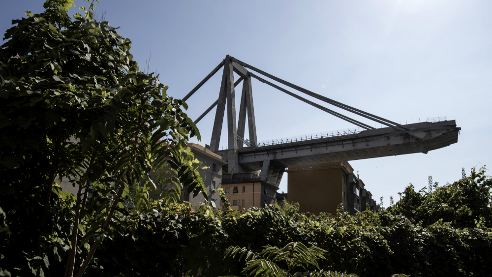 Trailer provocó derrumbe de puente en Génova con saldo de 43 muertos