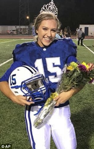 #Video Reina escolar anota punto decisivo en juego de futbol americano - reina-escuela-futbol-americano