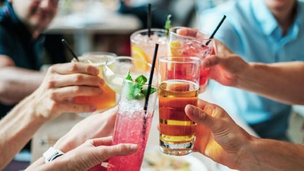 Estudiante mexicana crea aparato que detecta “drogas de violación” en bebidas Estudiante mexicana crea aparato que detecta “drogas de violación” en bebidas