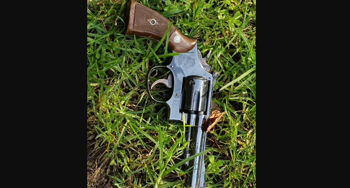 Abaten a delincuente en Bosques de las Lomas - revolver