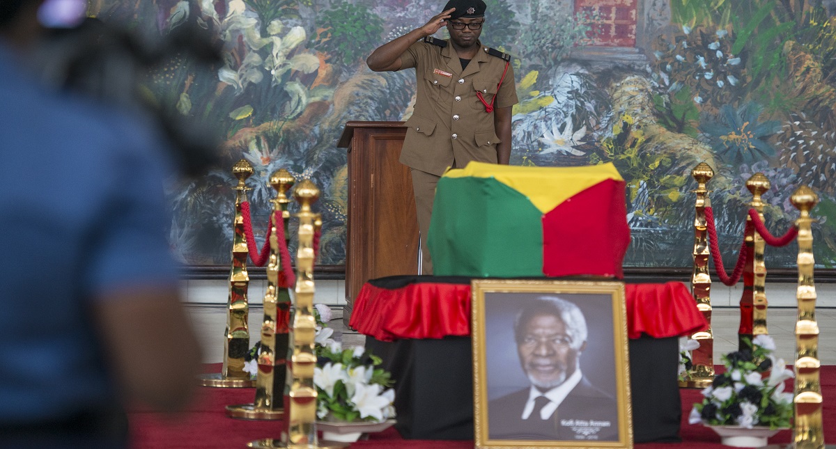 Rinden homenaje a Kofi Annan en su funeral
