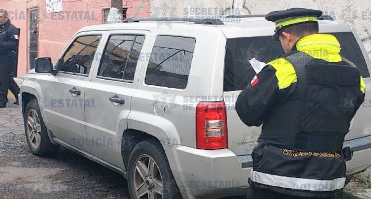 Roban camioneta con todo y niña a bordo en Ecatepec