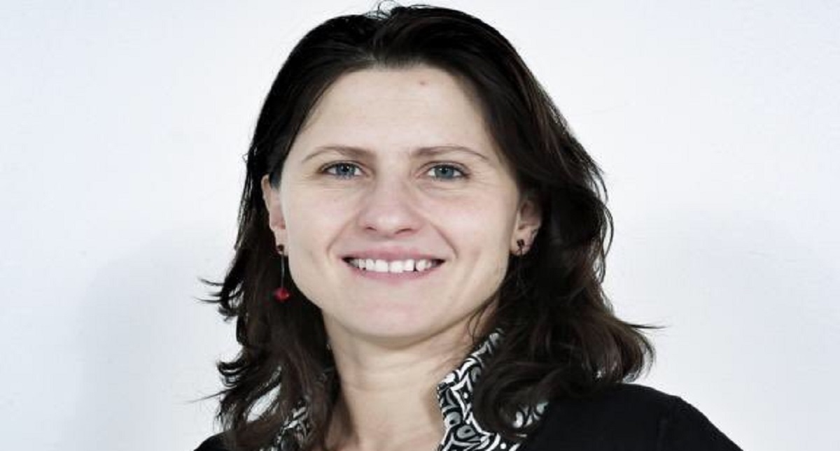 Macron hace nuevos nombramientos en su gabinete en medio de la polémica - roxana-maracineanu