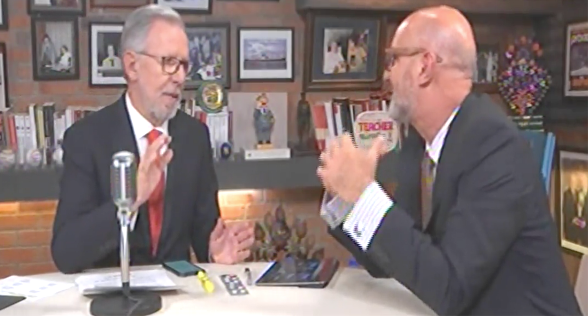 Javier Corral habla muy bien y le gusta hacer mítines, pero no gobierna