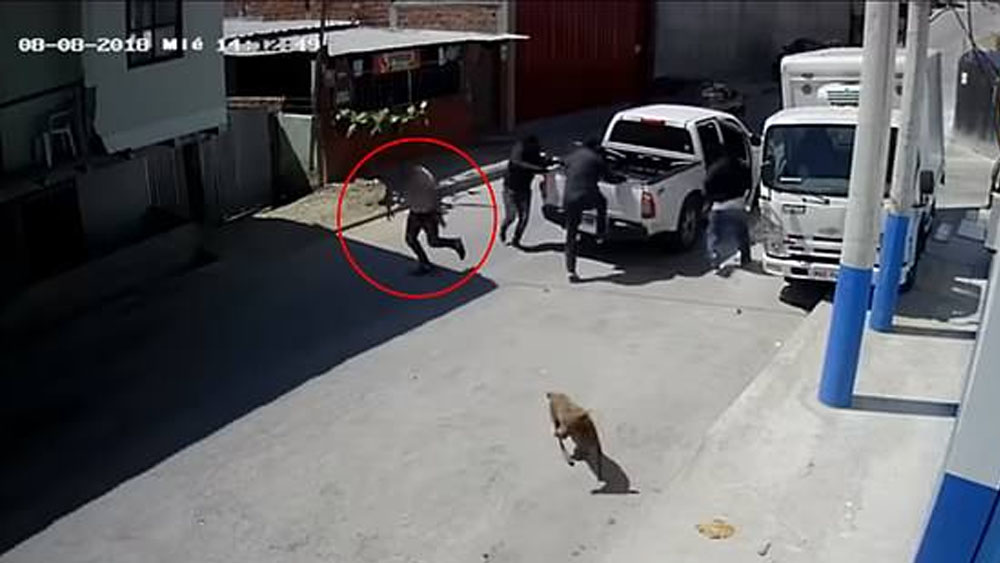 #Video Empresario evita ser secuestrado en Ecuador