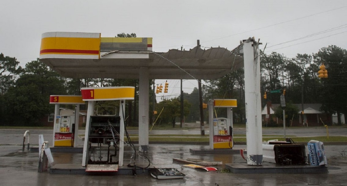 El antes y el después de Carolina del Norte y del Sur por Florence - shell-gasolinera-despues