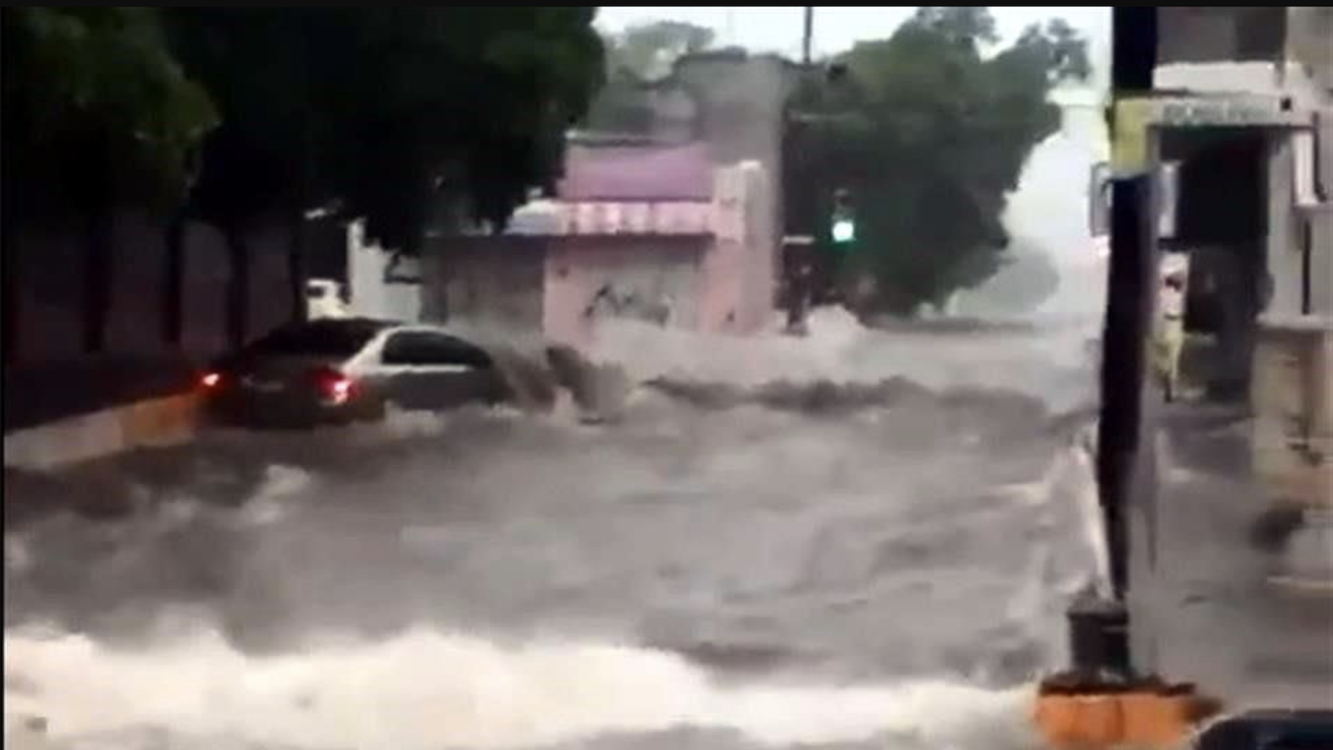 Lluvias causan inundaciones en varios municipios de Sinaloa Lluvias causan inundaciones en varios municipios de Sinaloa