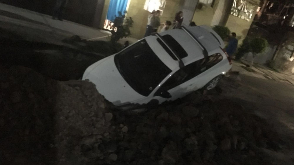 Se abre socavón en la delegación Tlalpan