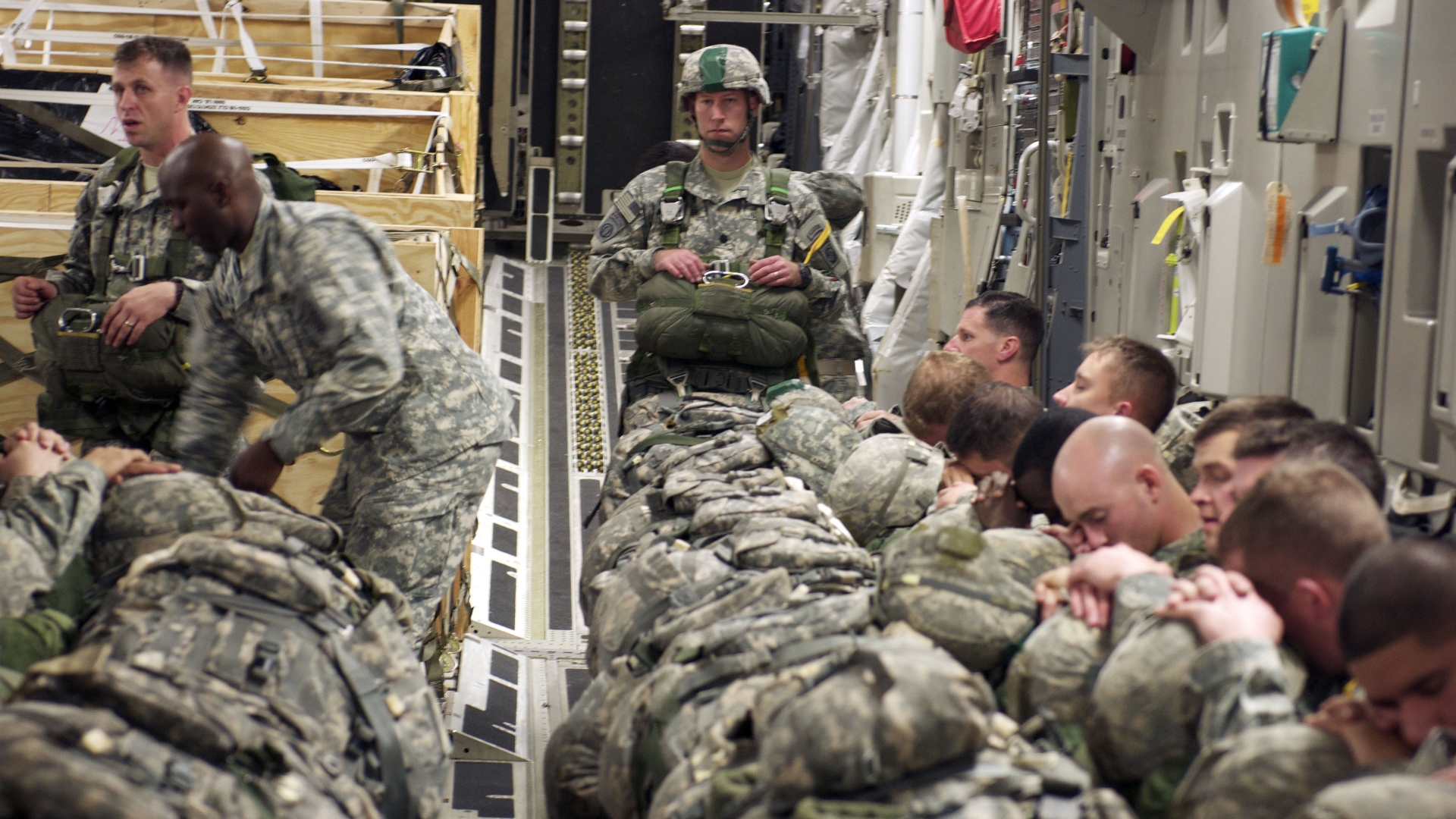 Técnica militar de Estados Unidos garantiza poder dormir en dos minutos - soldado-durmiendo-ejercito-2