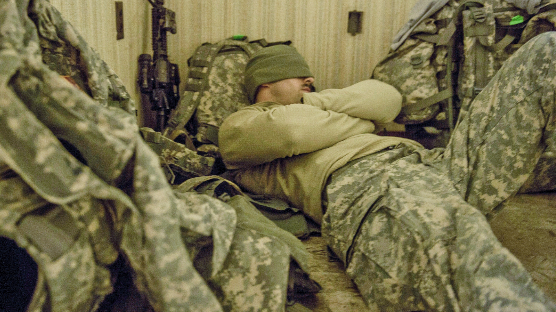 Técnica militar de Estados Unidos garantiza poder dormir en dos minutos - soldado-durmiendo-ejercito
