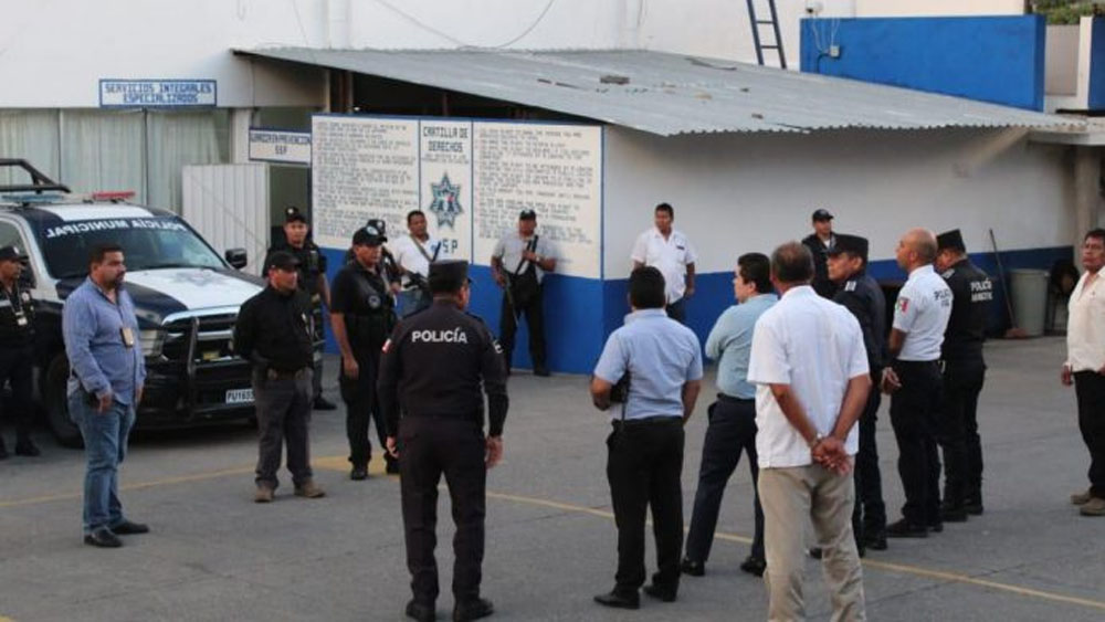 Dictan formal prisión a mandos de Acapulco por doble homicidio