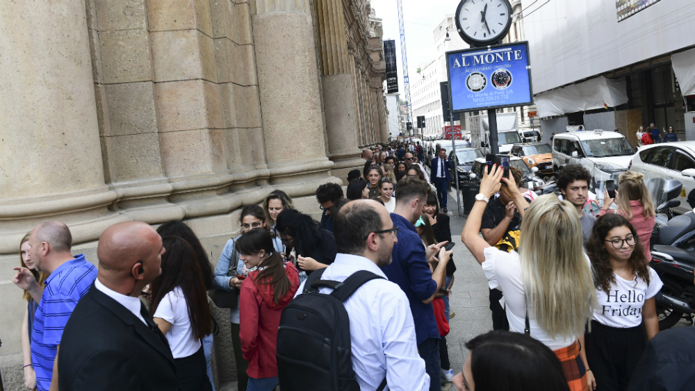 Starbucks abre su primera cafetería en Italia - starbucks-italia-milan-4