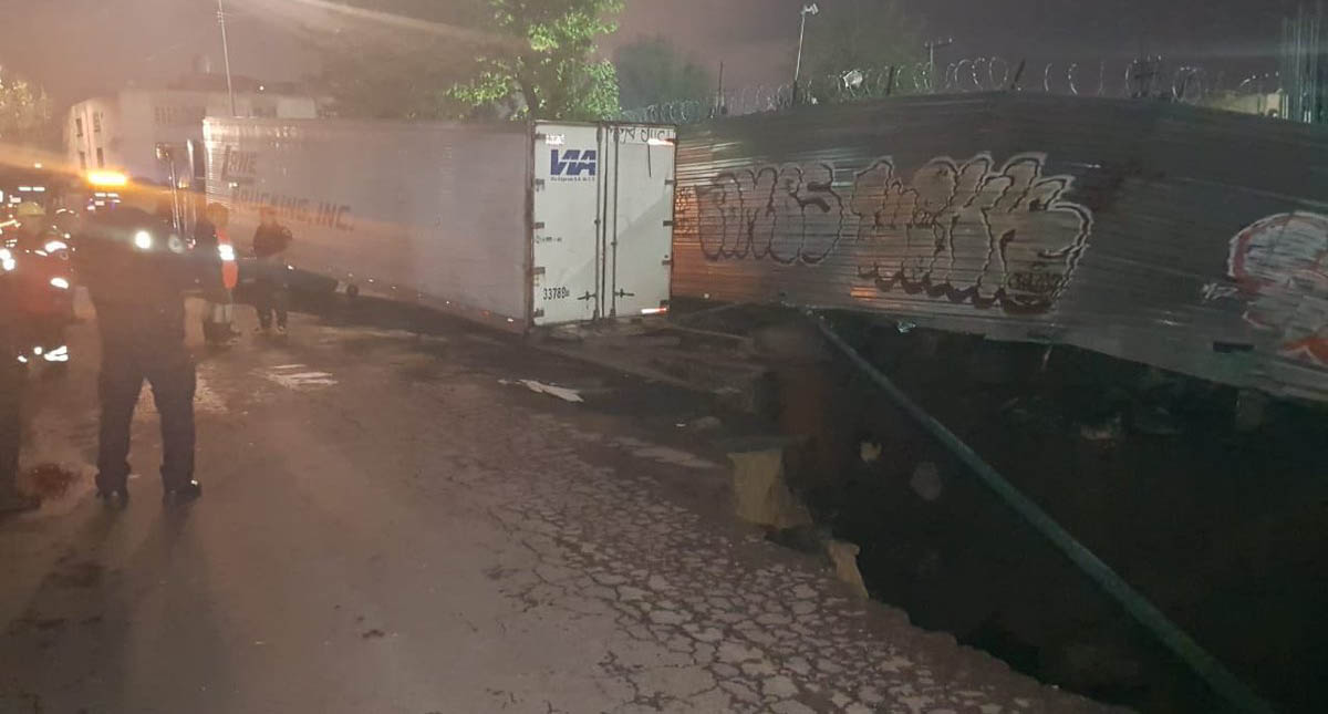 Suspenden construcción de centro comercial por socavón en Av. Oceanía