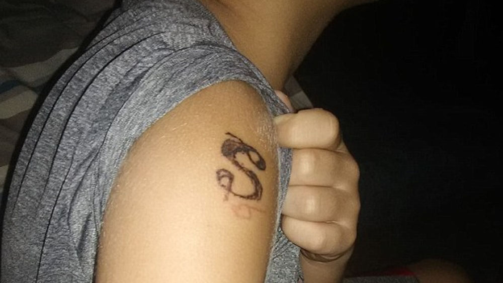 #Video Polemiza tatuaje a niño en EE.UU.