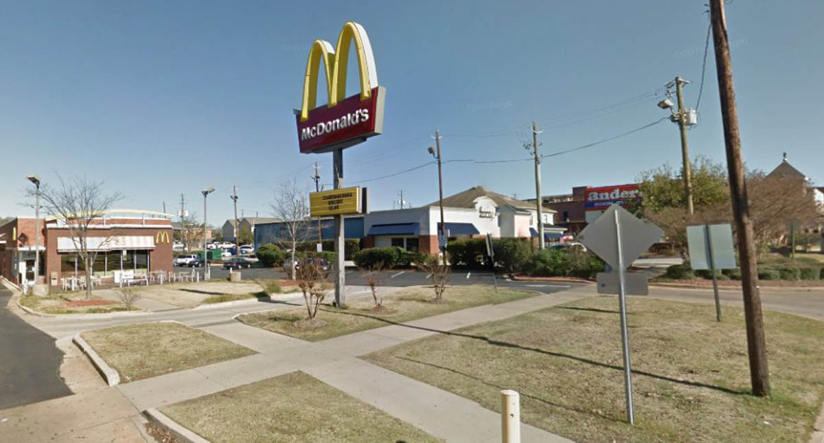 Tiroteo en McDonald’s de Alabama deja un joven muerto