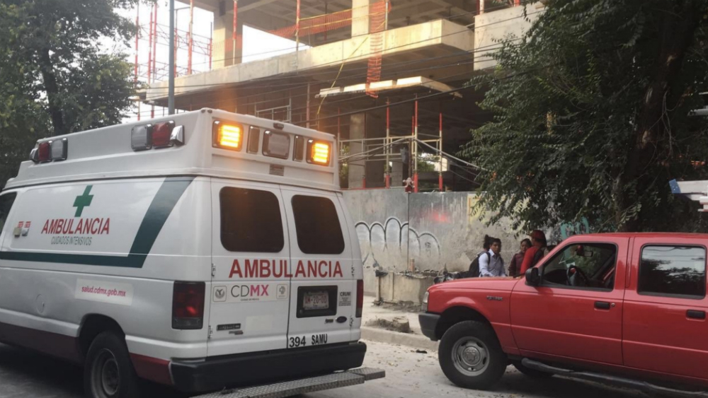 Mueren dos trabajadores tras caer en construcción en Coyoacán