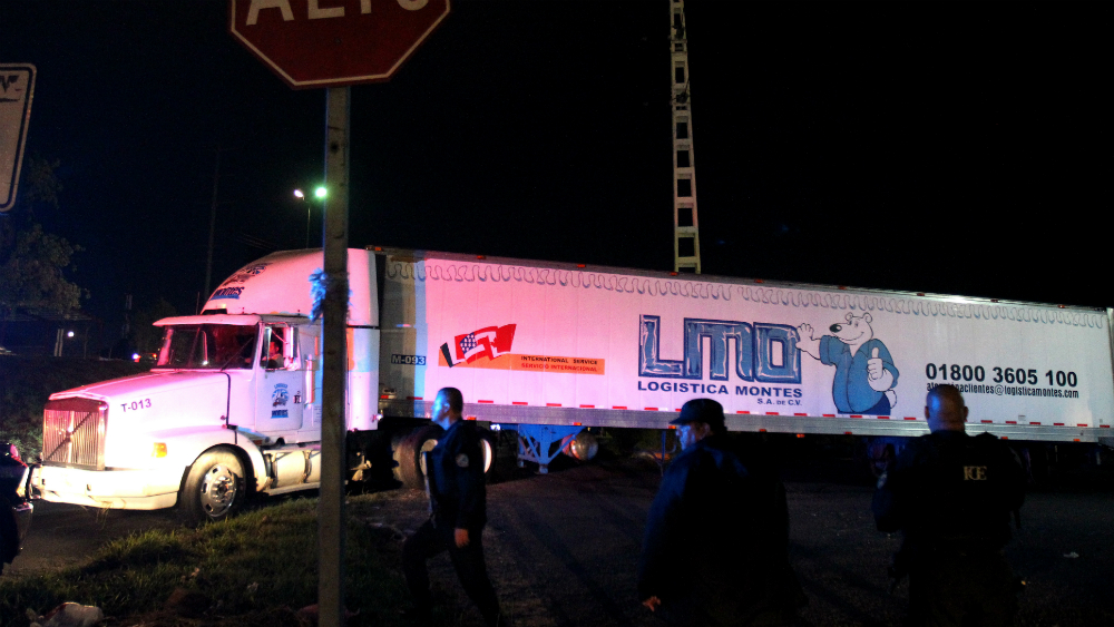 Destituyen al Fiscal de Jalisco por mal manejo de cadáveres - trailer-cadaveres-jalisco