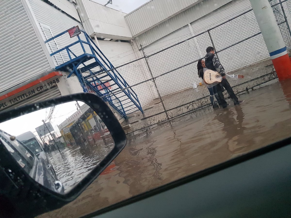 Lluvias dejan inundaciones en Tultitlán - tultitlan-inundacion