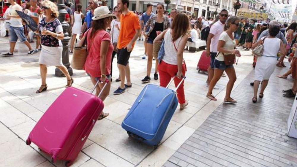 Baja llegada de turistas a España por primera vez desde 2009