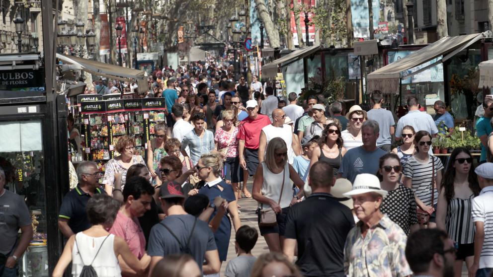 Baja llegada de turistas a España por primera vez desde 2009 - turistas-espana2