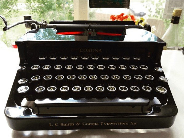 Fun facts sobre J. K. Rowling - typewriter