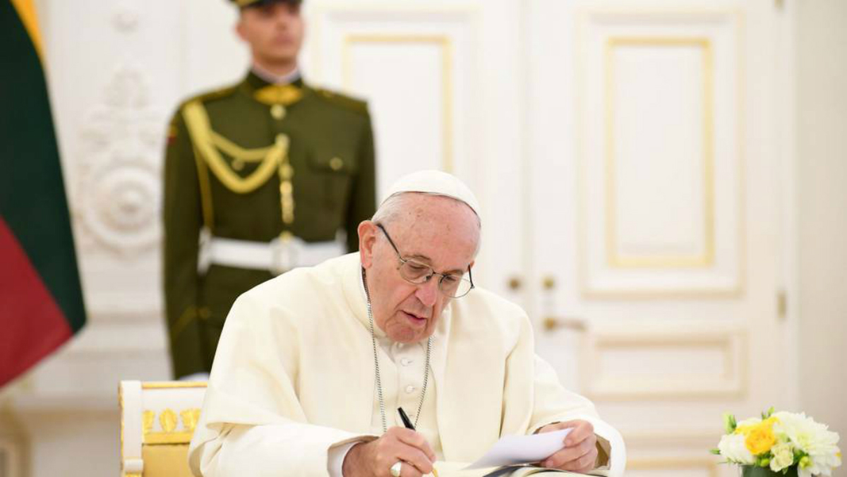 El Vaticano y China firman su primer acuerdo en 70 años