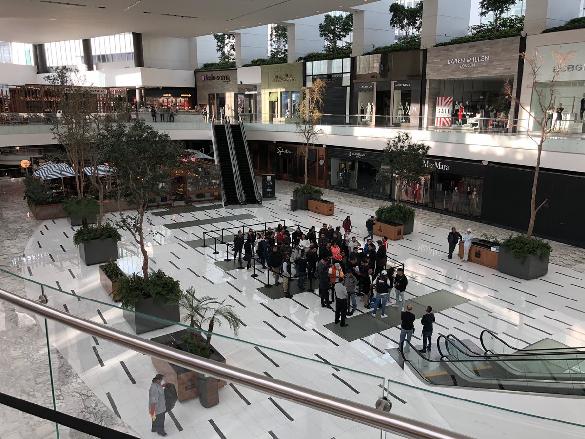 Largas filas para comprar el último iPhone pese al costo - ventas-iphone-mexico