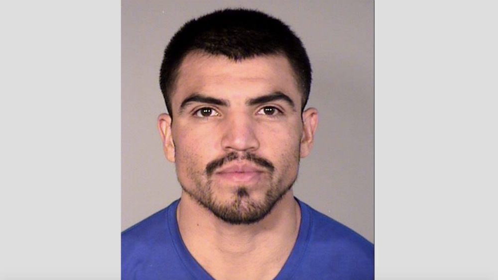 Arrestan a excampeón mundial de boxeo por presunto abuso sexual