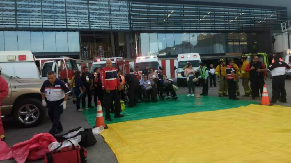 #Video Turbulencia en vuelo de Volaris deja varios heridos - volaris-tijuana-heridos