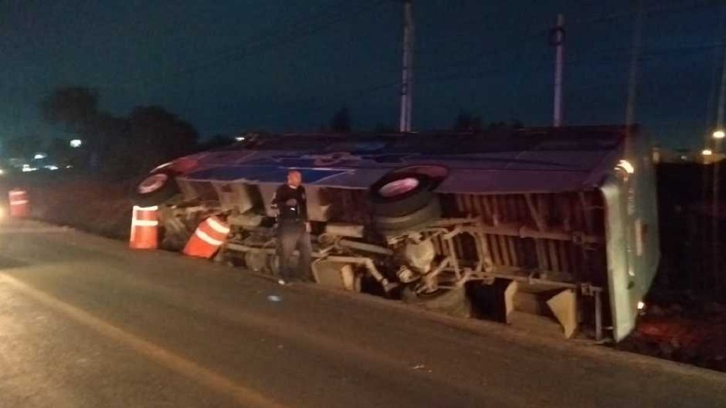 Volcadura de autobús deja 20 heridos en México-Querétaro - volcadura-de-autobus-deja-20-heridos-en-mexico-queretaro