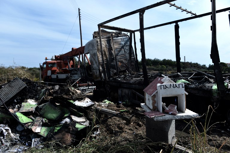 Choque deja 11 muertos en Grecia - 000-19z9aw