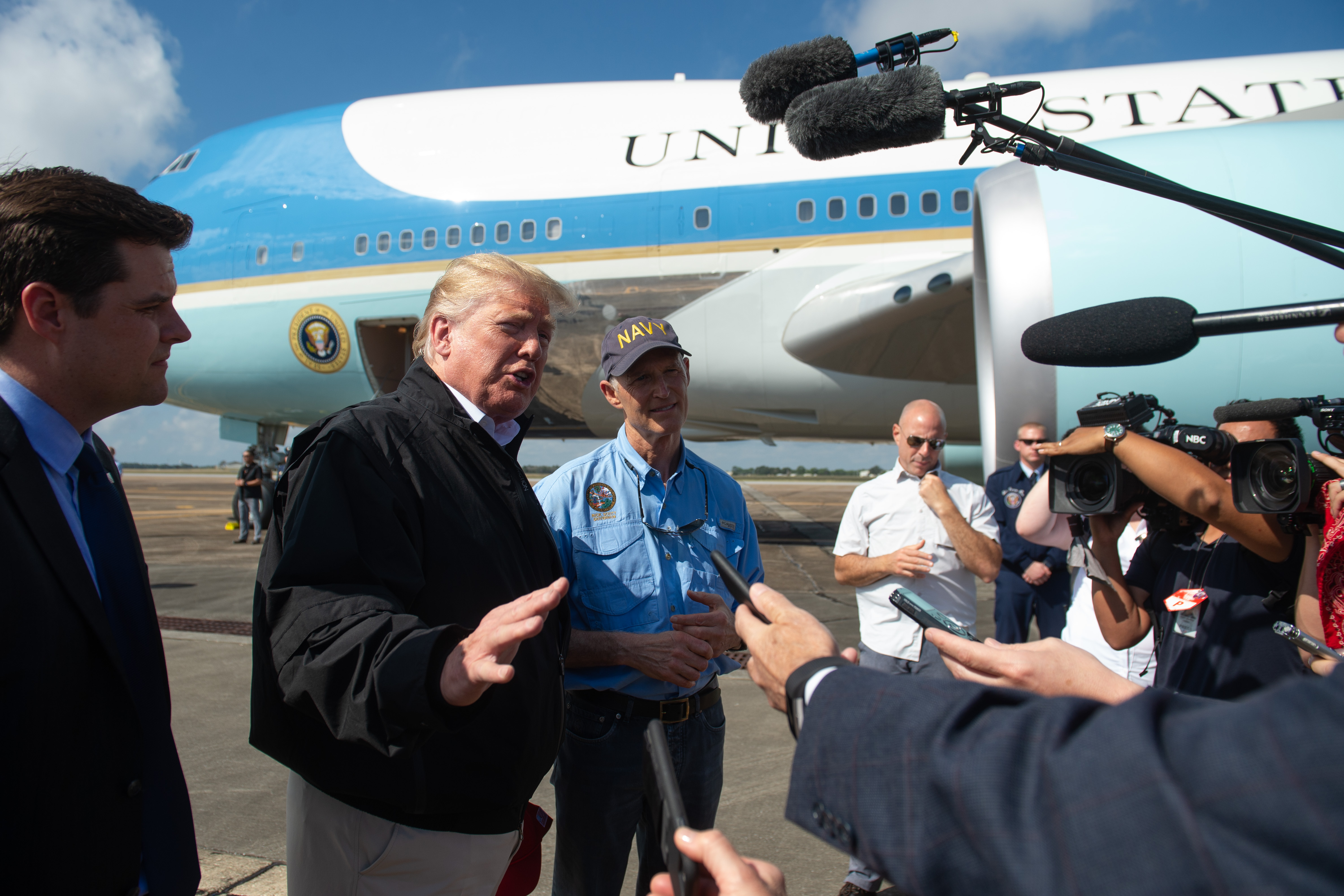 Donald Trump llega a Florida para evaluar daños por Michael
