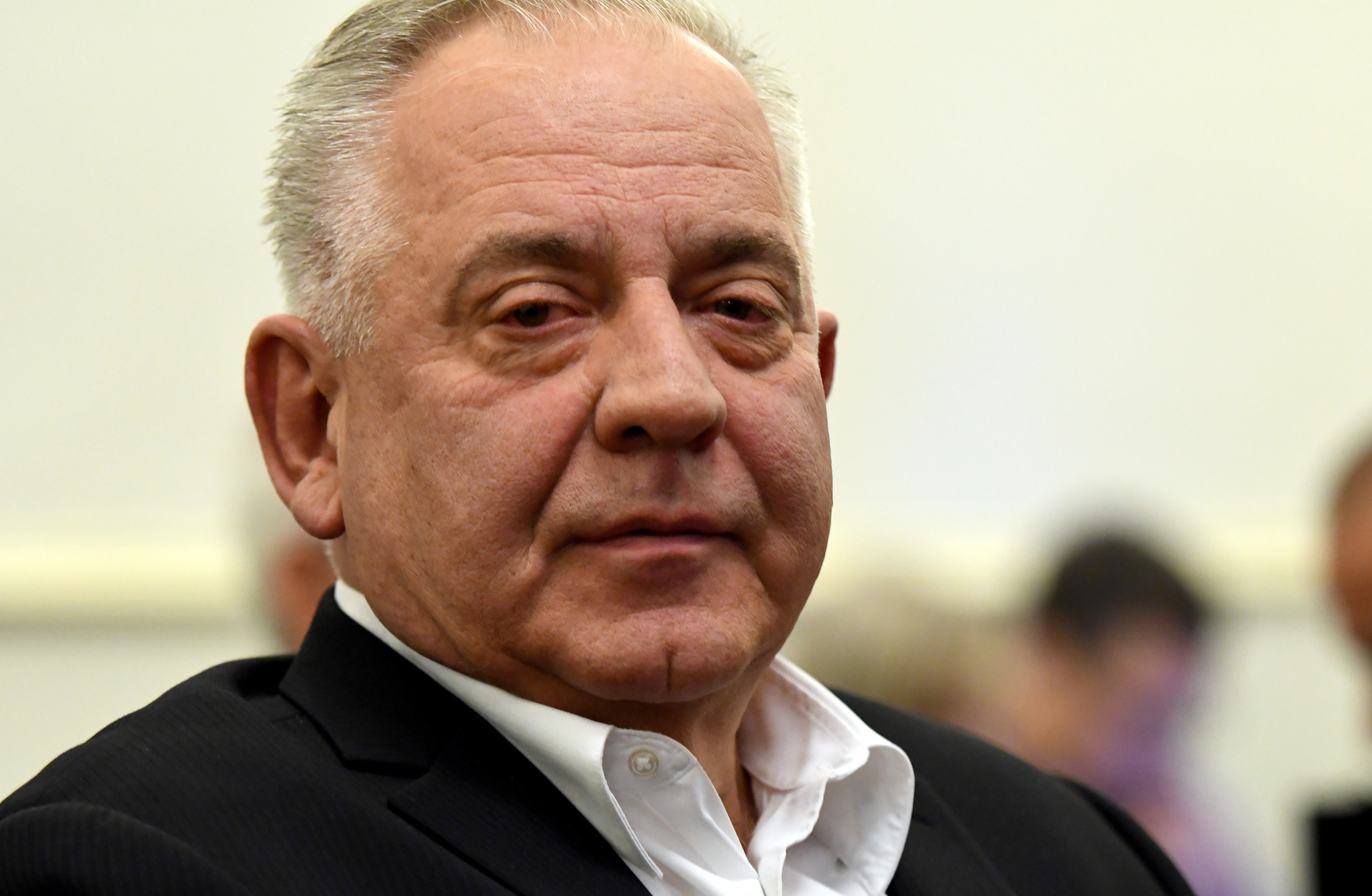 Condenan a dos años y medio de cárcel a exprimer ministro de Croacia - 000-1a76f2