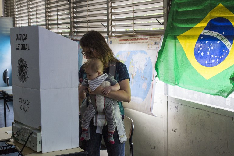 Brasil elige nuevo presidente con Bolsonaro como favorito - 000-1ae06x