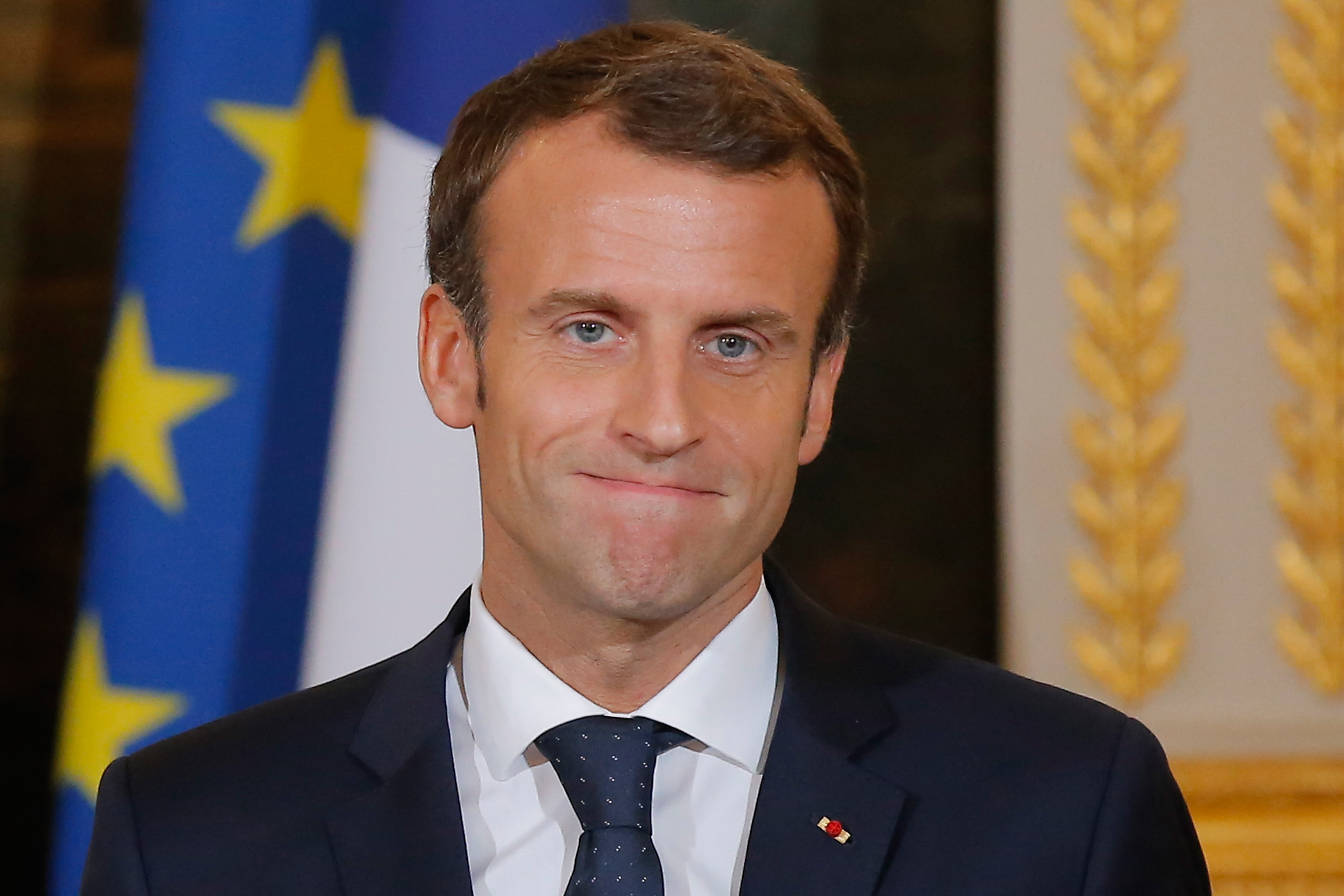 Macron toma vacaciones en medio de crisis - 000-1af2ui