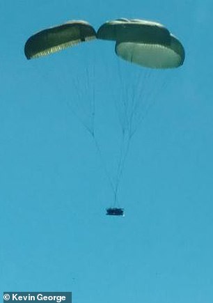 Avión militar de EE.UU. arroja Humvee de tres toneladas por error - 5415000-6313361-image-a-61-1540492142422