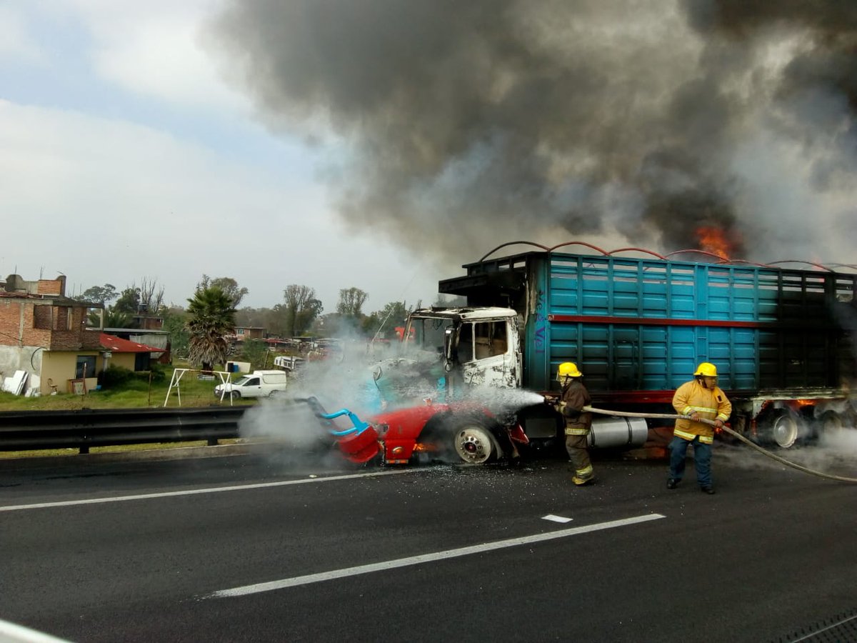 Choque de camiones provoca cierre en el Circuito Exterior Mexiquense - accidente-circuito-exterior-mexiquense2