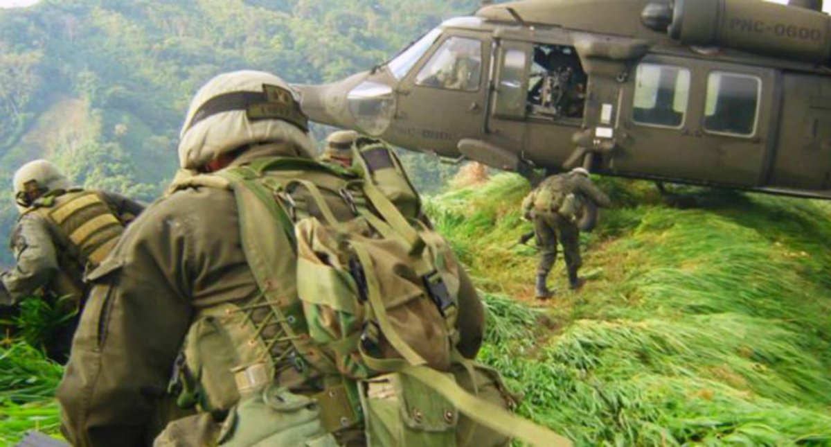 Mueren cuatro militares en accidente de helicóptero en Colombia