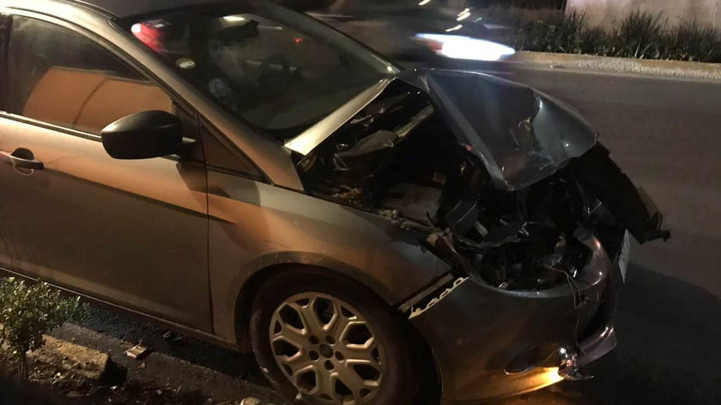Conductor a exceso de velocidad provoca fuerte accidente en Tlalpan