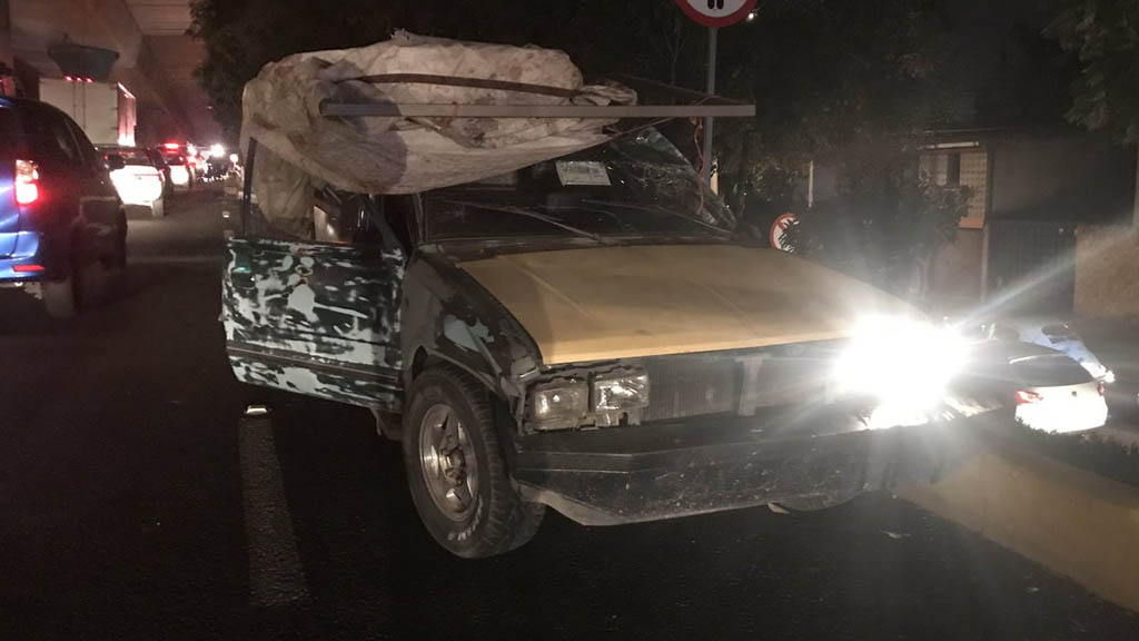 Conductor a exceso de velocidad provoca fuerte accidente en Tlalpan - accidente-tlalpan-volcadura-4