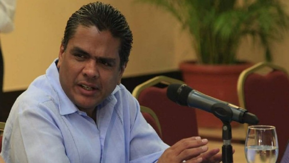 "No son maras ni terroristas": Embajador de Honduras sobre migrantes - alden-rivera-montes