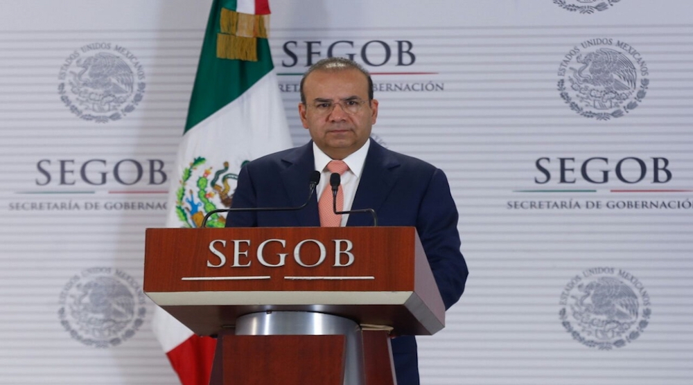 Migrantes portaban armas de fuego y bombas molotov: Segob