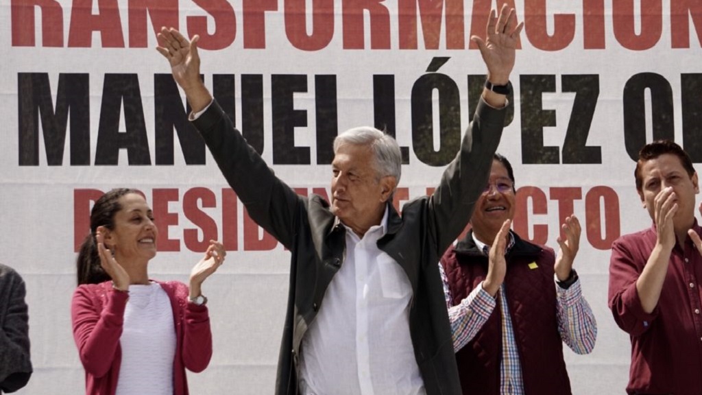 Jamás ordenaré a Fuerzas Armadas reprimir: López Obrador - amlo-en-plaza-de-las-tres-culturas-tlatelolco