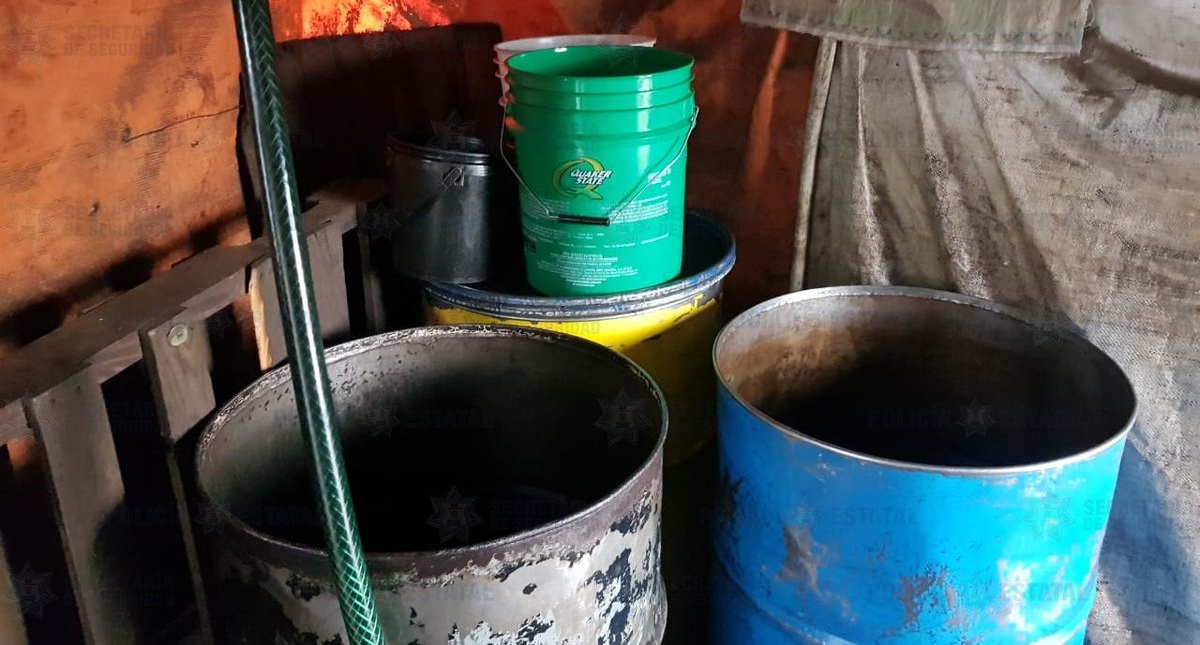 Aseguran predio donde vendían diésel robado en Ecatepec