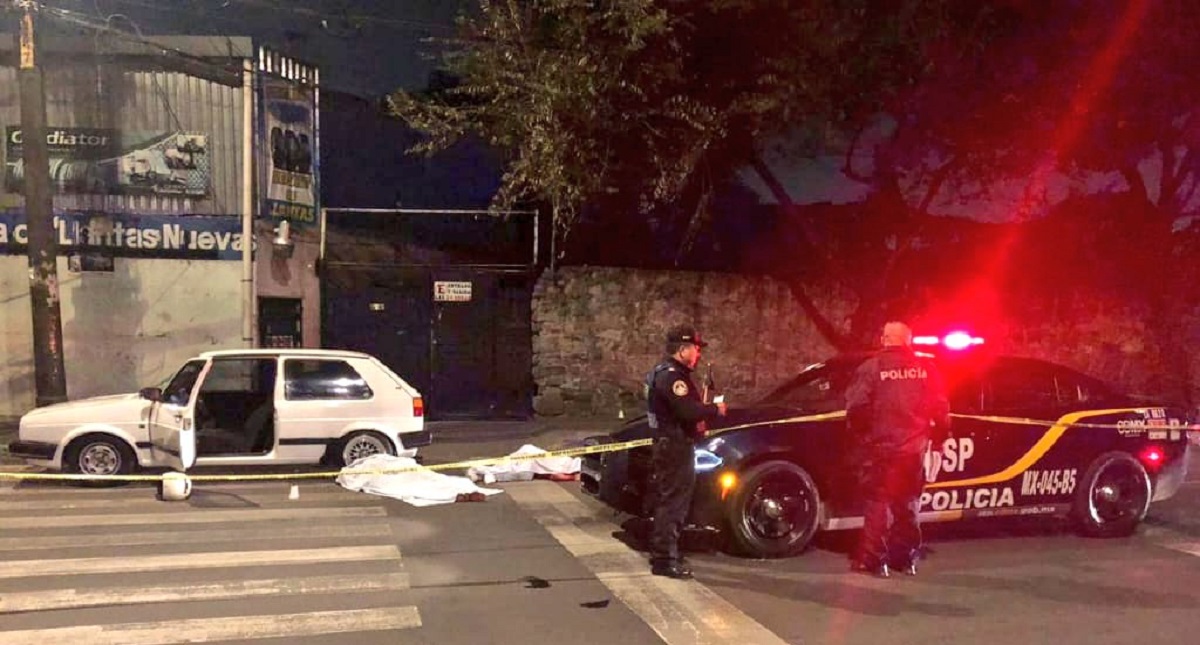 Bajan de auto a pareja y la asesinan en Azcapotzalco