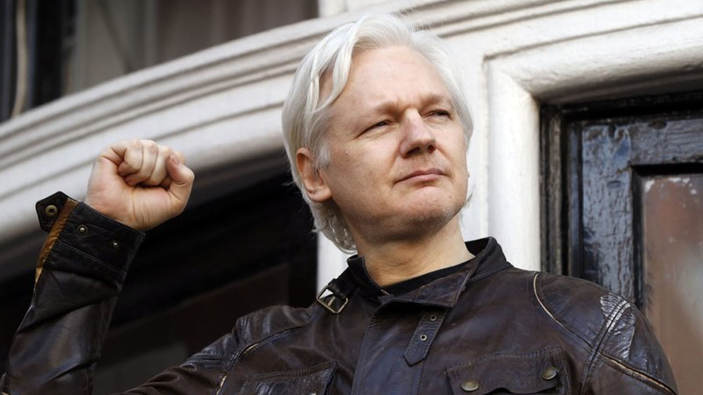 Assange ofrece entregarse a GB a cambio de no ser extraditado a EE.UU.