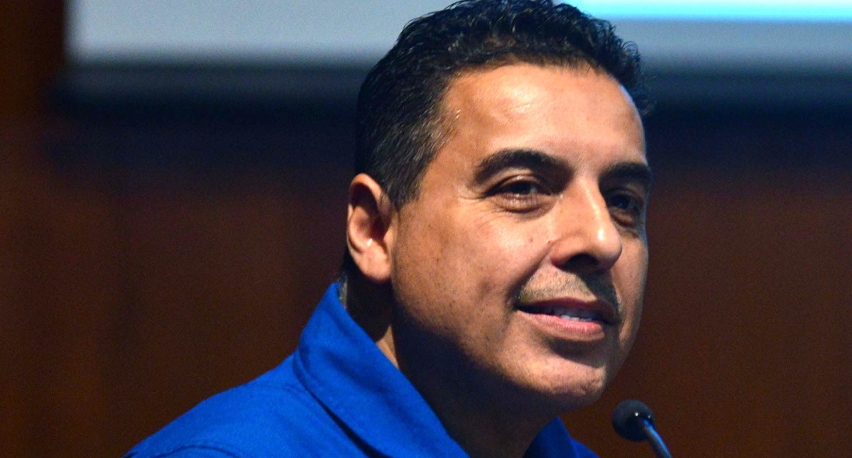 Detienen a tres por robo de la estatua del astronauta José Hernández - astronauta-jose-hernandez-moreno