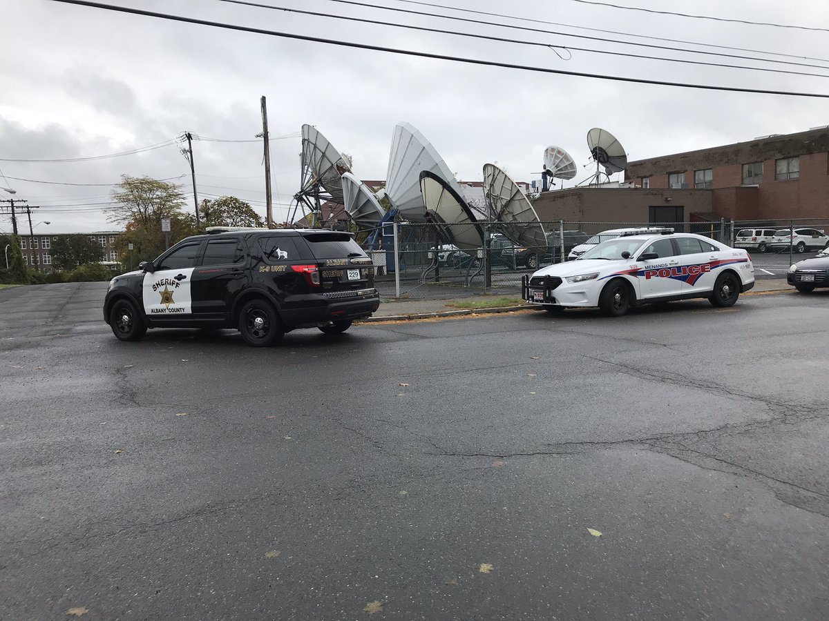 Desalojan canal de televisión tras falsa alarma de bomba