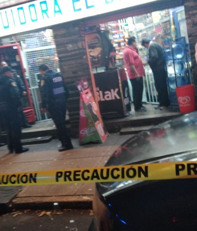 Balacera deja un muerto en tienda de Miguel Hidalgo - balacera-tienda-mh