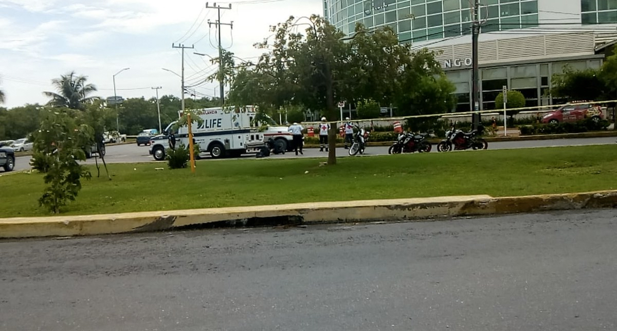 Presunto asaltante muere arrollado por ambulancia en Cancún - baleadoo-cancun